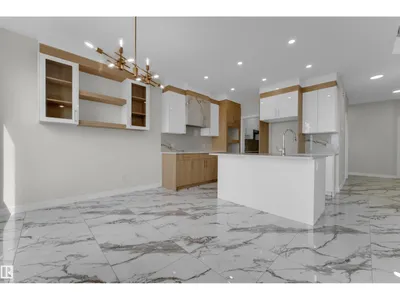 3816 39 St photo 20