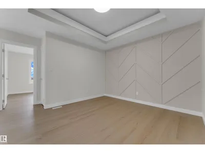 3816 39 St photo 23