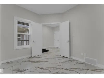 3816 39 St photo 7