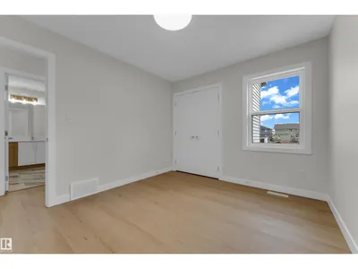 3816 39 St photo 28