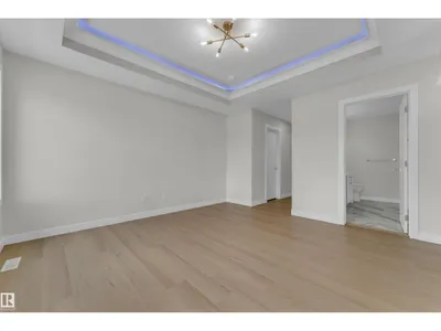 3816 39 St photo 24