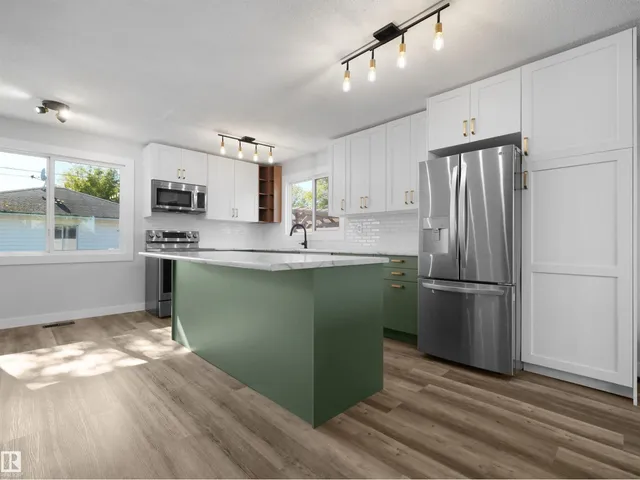 16 THOMPSON CR, Devon