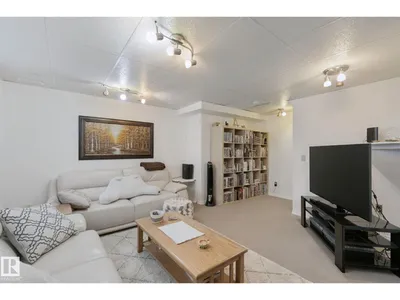 15018 135A ST NW photo 47