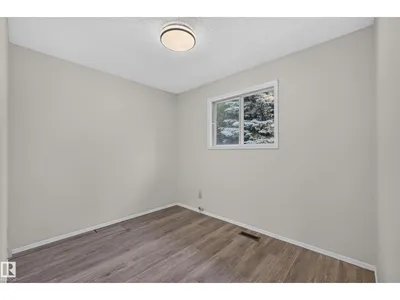 3722 34A AV NW NW photo 16