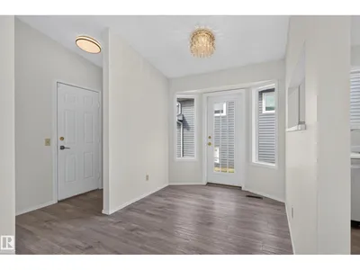 3722 34A AV NW NW photo 7