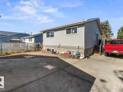329 WARWICK RD NW photo 28