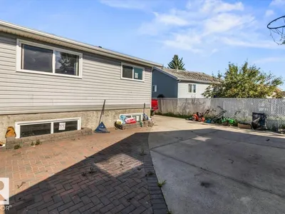 329 WARWICK RD NW photo 29