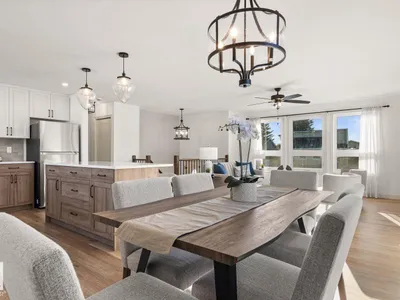 5208 10 AV NW photo 17