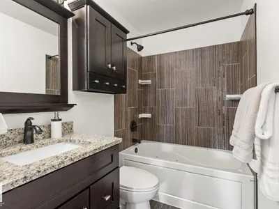 5208 10 AV NW photo 32