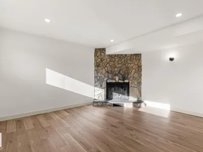 5208 10 AV NW photo 39