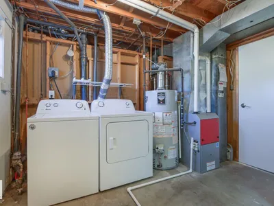 5208 10 AV NW photo 49