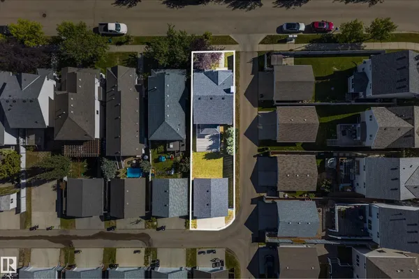1530 76 ST SW photo 2