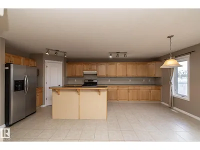 10620 183 AV NW photo 8