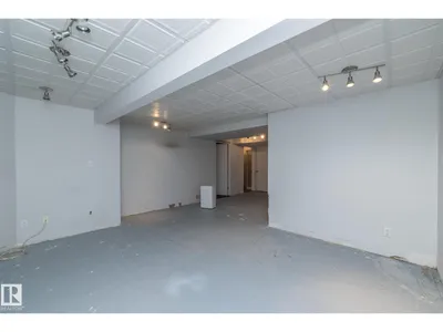 10620 183 AV NW photo 43