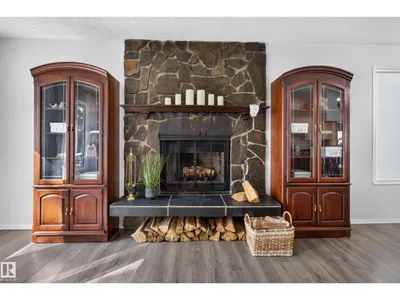 3606 37 AV photo 10