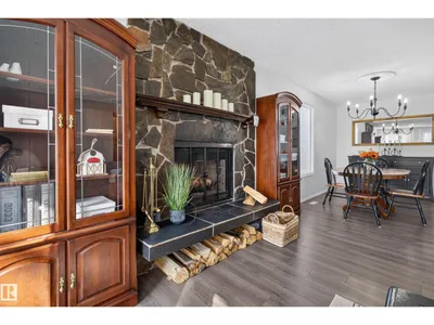 3606 37 AV photo 11