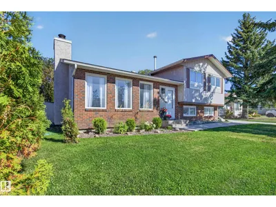 3606 37 AV photo 4