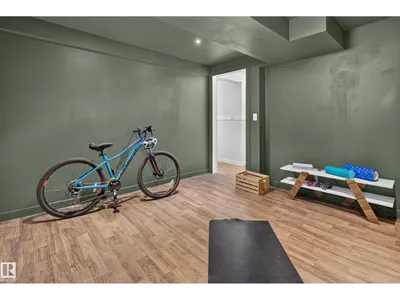 3606 37 AV photo 37