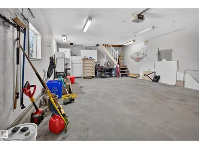 3606 37 AV photo 47