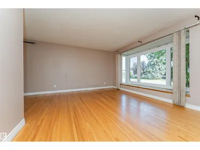 8610 157 ST NW photo 5