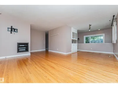 8610 157 ST NW photo 8