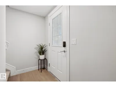 #52 16335 84 ST NW photo 4