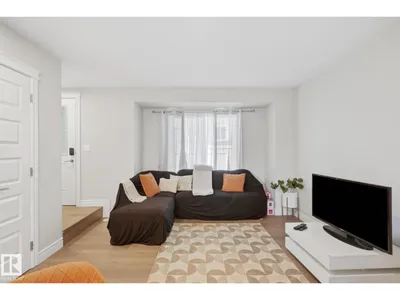 #52 16335 84 ST NW photo 8
