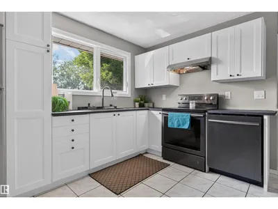 3606 44 ST photo 8