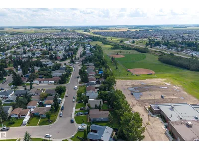 3606 44 ST photo 33