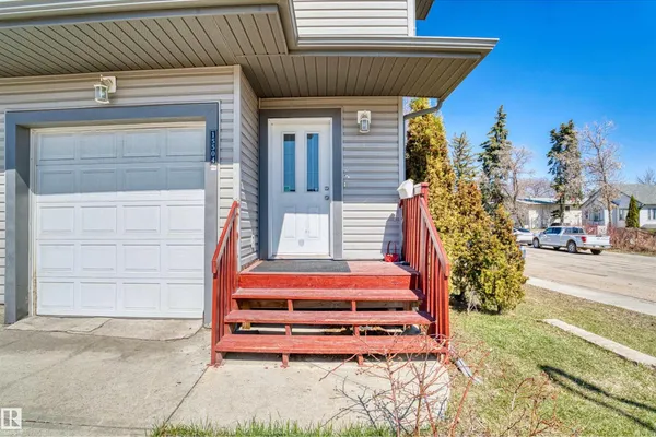 15504 102 AV NW photo 2