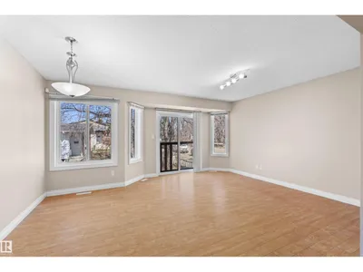 15504 102 AV NW photo 5