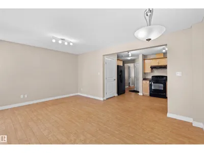 15504 102 AV NW photo 7