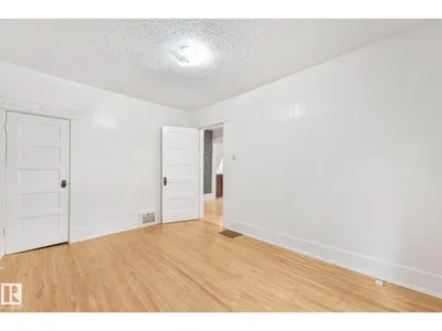 9824 91 AV NW photo 21