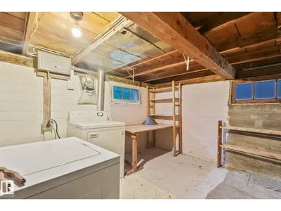 9824 91 AV NW photo 35