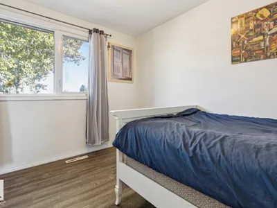 11452 39 AV NW photo 19