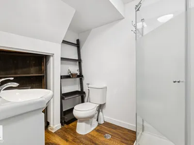 11452 39 AV NW photo 31