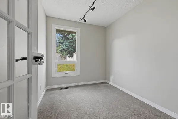 10621 BEAUMARIS RD NW photo 3