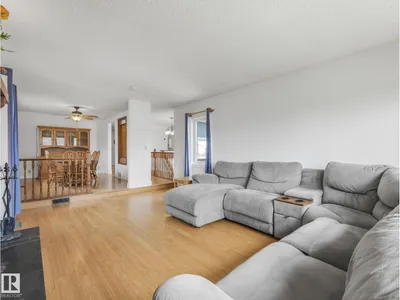 4512 20A AV NW photo 10