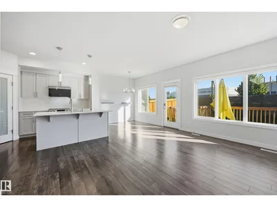2424 KELLY CI SW photo 12