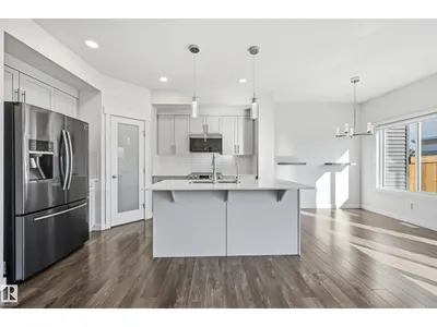 2424 KELLY CI SW photo 8