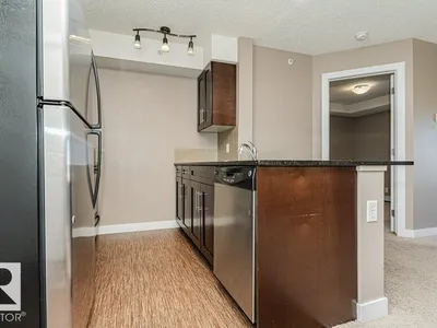 #405 11804 22 AV SW photo 7