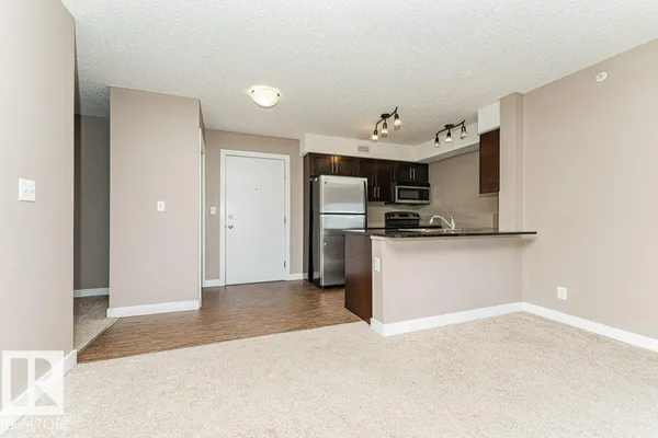 #405 11804 22 AV SW photo 3