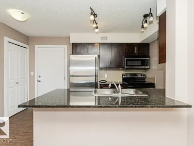 #405 11804 22 AV SW photo 4