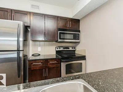 #405 11804 22 AV SW photo 5