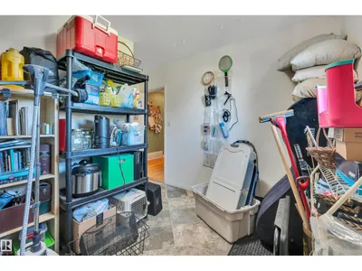 8812 135a AV S NW photo 45