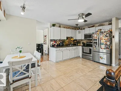 8708 25A AV NW photo 14