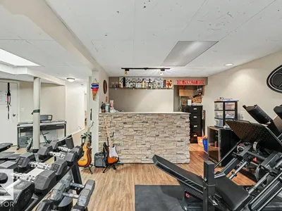 8708 25A AV NW photo 31
