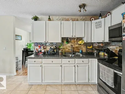8708 25A AV NW photo 17