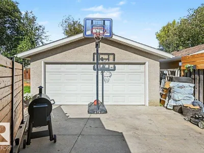 8708 25A AV NW photo 38