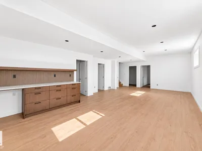 7138 119 ST NW photo 11